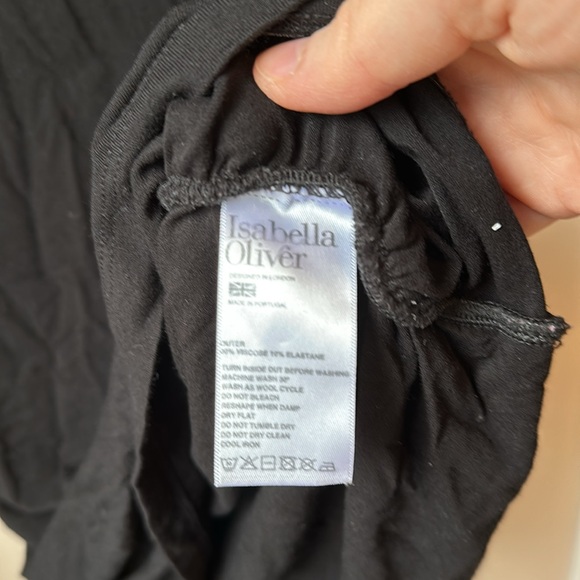 Isabella Oliver maternity black cutout shoulder top - Picture 4 of 4